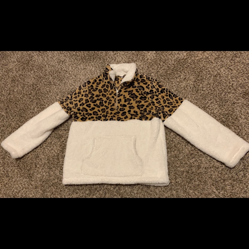 Half Zip Sherpa Leopard Print w/Kangaroo Pocket